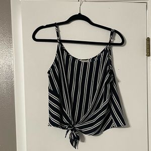Tie know front cropped top